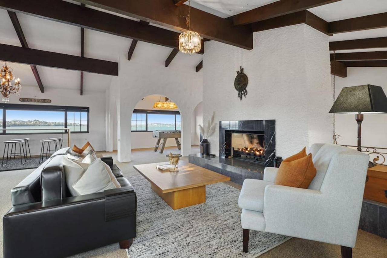 Magnificent Beachfront Mansion - Pool - Fireplace أوكلاند المظهر الخارجي الصورة