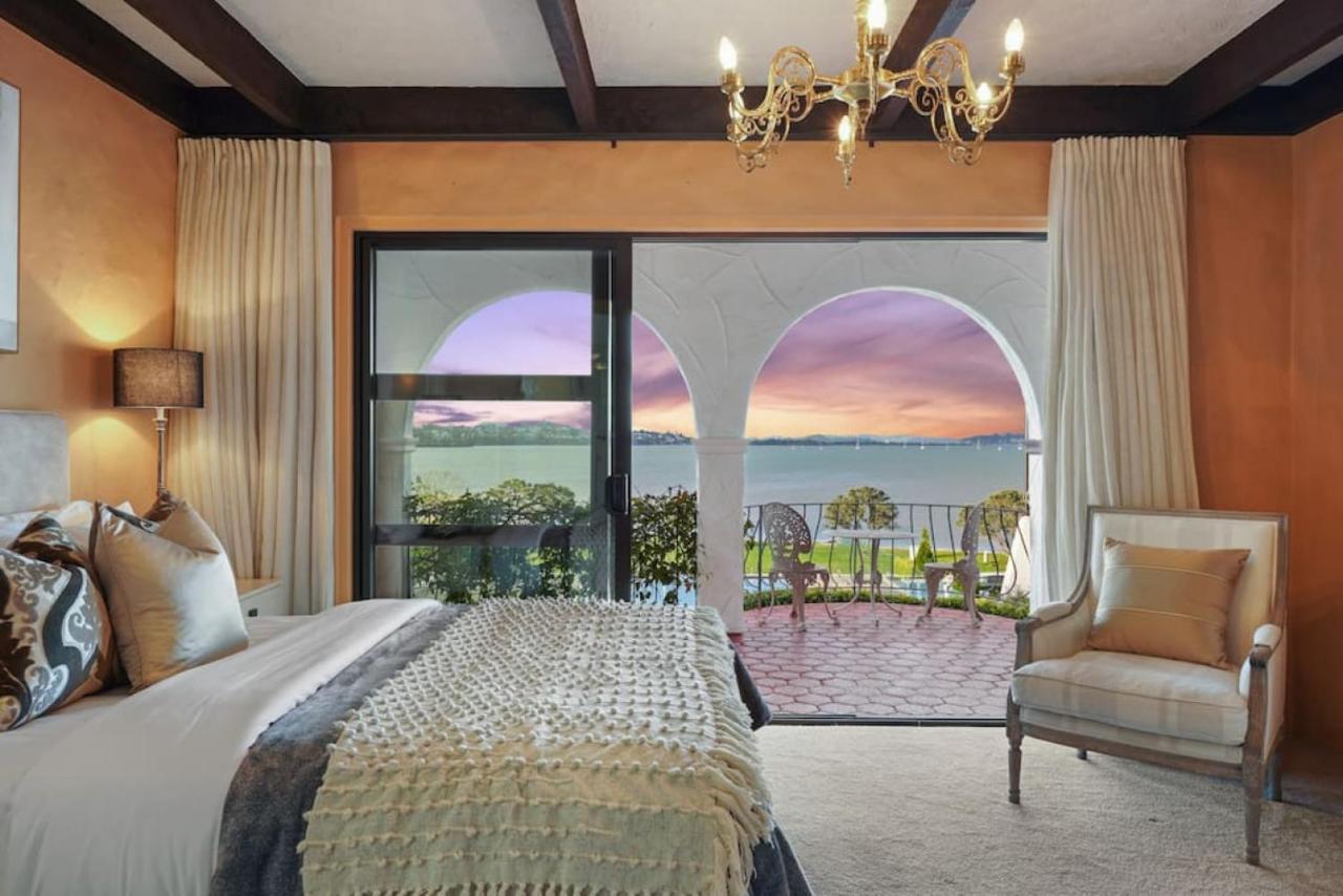 Magnificent Beachfront Mansion - Pool - Fireplace أوكلاند المظهر الخارجي الصورة